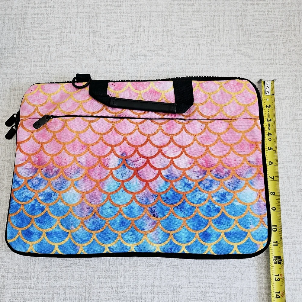 🆑️3/$15 NWOT Mermaid Pattern Pink Blue Gradient Gold Outline Laptop Carrier Bag